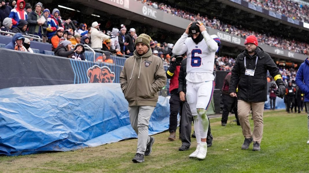 Giants QB Jaxson Dart suffers concussion in loss to Bears