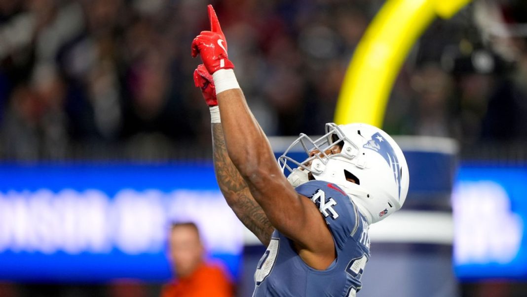 Henderson shines as Patriots top Jets to earn best record in NFL