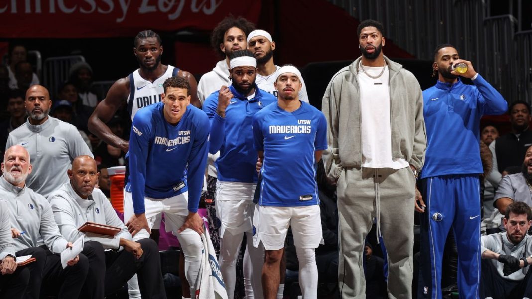 NBA intel: Execs, scouts on sinking Mavs, soaring Lakers and Spurs