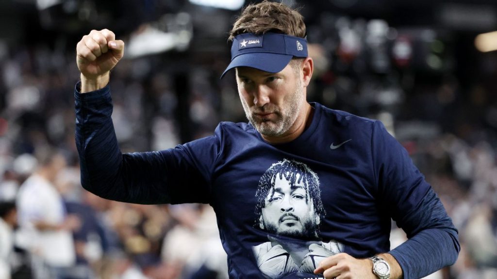 Cowboys honor Marshawn Kneeland in dominant win over Raiders