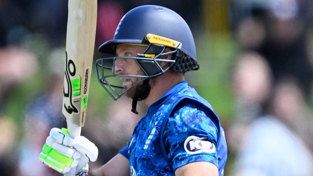 Updates and scorecard: England face New Zealand in third ODI