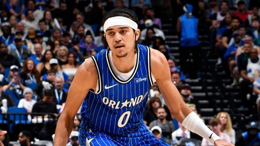 Fantasy basketball pickups: Add Anthony Black, Cedric Coward while you can