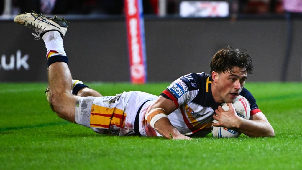 Super League: Catalans Dragons beat Leigh Leopards 22-16 for vital win as Warrington Wolves hold off York Knights | Rugby League News