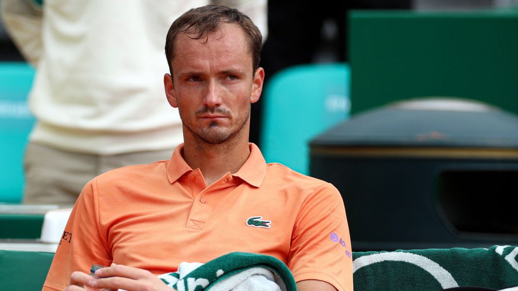 Monte-Carlo Masters: Daniil Medvedev suffers astonishing 6-0 6-0 defeat in 49 minutes to Matteo Berrettini | Tennis News